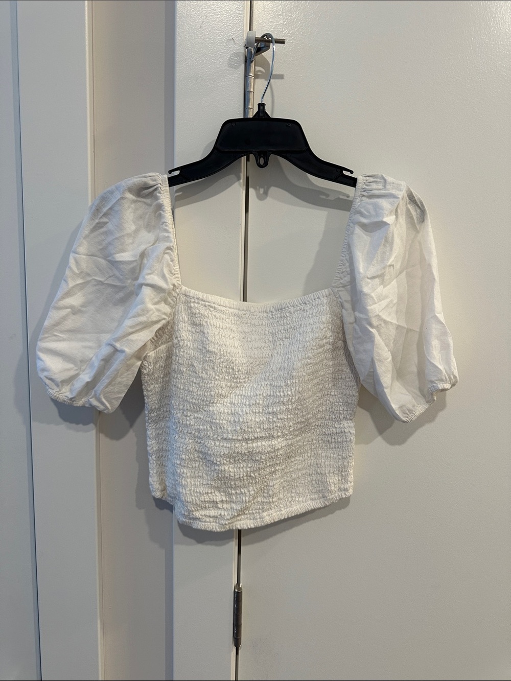 Abercrombie & Fitch White Puff Sleeve Smocked Top